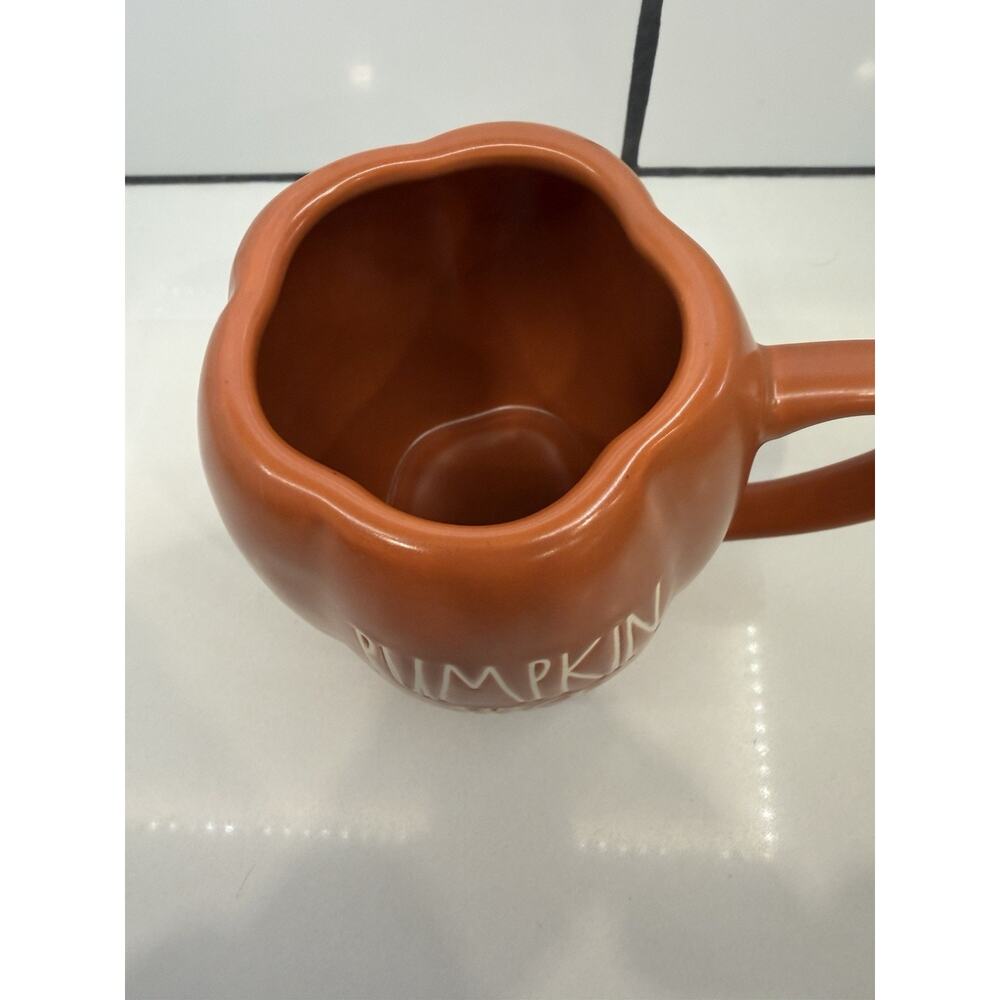 New 2023 RAE DUNN fall “PUMPKIN SPICE” Mug Pumpkin Shape Burnt Orange 🎃 - Picture 2 of 4